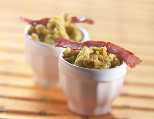 oeuf brouillé lardon