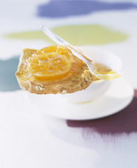 tartine à l'huile de colza et marmelade d'orange