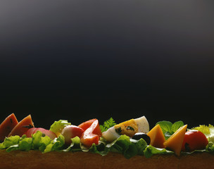 Sandwich poivron radis oeuf tomate melon salade olive thon gouda