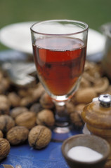 vin rouge et noix