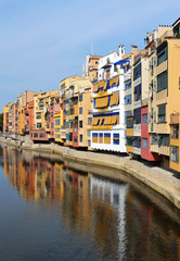 Fototapeta na wymiar Colorful houses in Girona, Spain