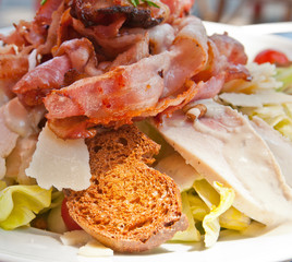 Fresh chicken salad with tomatoes