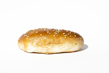Rosticceria, calzone al forno mignon su fondo bianco