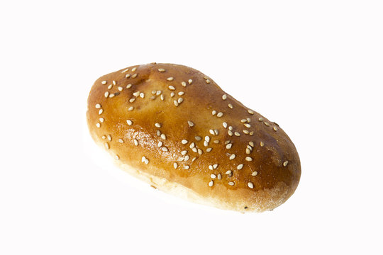 Rosticceria, calzone al forno mignon su fondo bianco