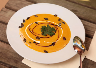 Kürbissuppe mit Sahne