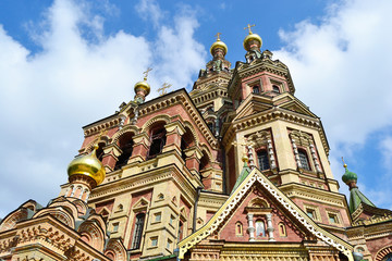 Fototapeta na wymiar Cathedral in Peterhof, Russia