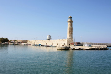 Crète - Phare et jetée de Rethymno