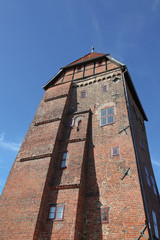 Fototapeta na wymiar historisches Turmgebäude in Lüneburg