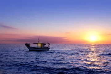 Afwasbaar Fotobehang Zonsondergang aan zee blue sea sunrise with sun in horizon