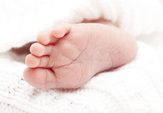 newborn feets