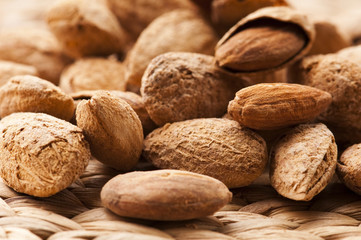 Sweet almonds with kernel