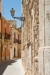 Fototapeta premium narrow late baroque style Rome street in Syracuse