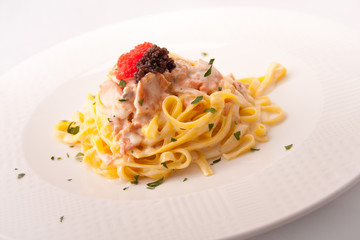 Linguine salmone e caviale