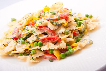 Farfalle primavera