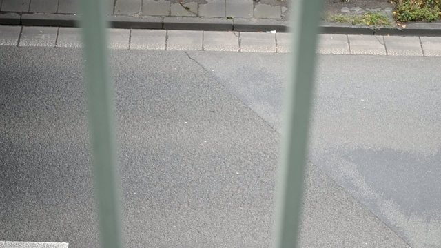 Verkehr hinter Gitter