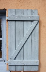 volet bleu