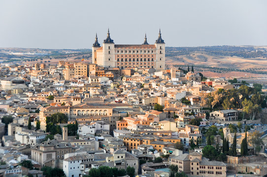 Panoramic view of Toledo and Alcazar, Spainº