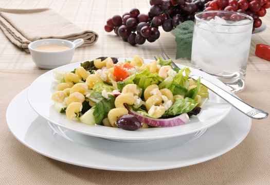 Mediterranean salad with pasta