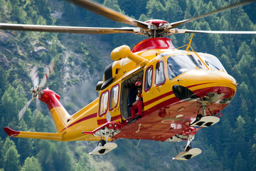 Elicottero Soccorso Alpino - 35938564