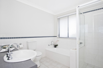 stylish modern bathoom