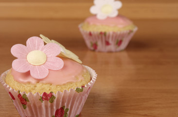 Cupcakes with flowers