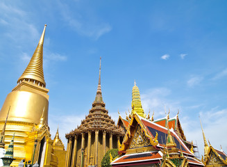 Fototapeta premium The Grand Palace Wat Phra Kaew in Bangkok, Thailand