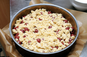 Backen - in der Bäckerei - frische Zutaten - Kirschtorte