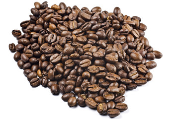 Kaffeebohnen auf weiß