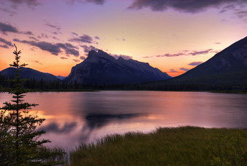 Fototapeta na wymiar Vermillion Lake Sunset
