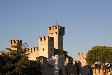 Fototapeta na wymiar castello sirmione