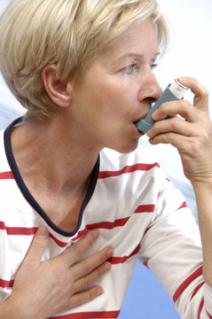 Femme asthmatique