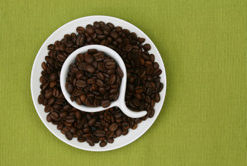 Kaffeetasse und Bohnen
