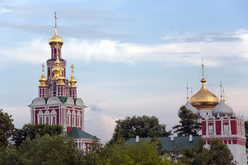 Fototapeta na wymiar monastery of new virgins in moscow