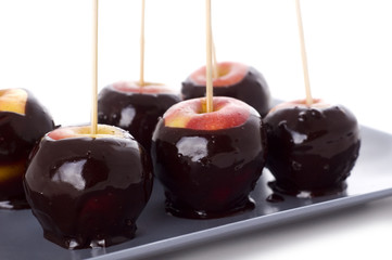 apples in chocolate