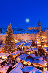 Fototapeta na wymiar Boże Narodzenie w Erzgebirge, Jarmark Bożonarodzeniowy w Annaberg-Buchholz