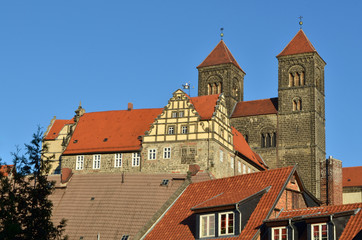 Obraz premium Schloss und Stiftskirche in Quedlinburg (Deutschland)