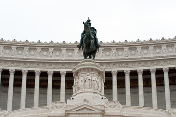 Fototapeta na wymiar konny pomnik Wiktora Emanuela II Rzym, Włochy