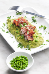 mashed peas with fried pancetta