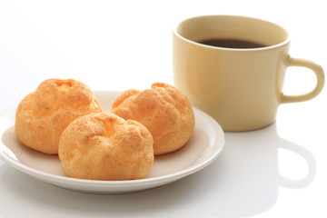 シュークリームとコーヒー