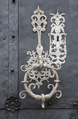 Fototapeta na wymiar Mariazell - fragment bramy bocznej bazyliki