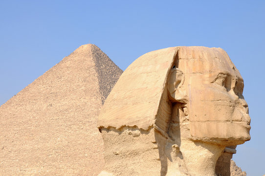 Cheops-Pyramide und Sphinx