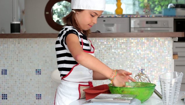 cuisini&egrave;re en herbe