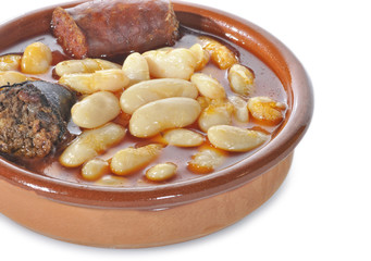 Detalle de fabada asturiana.