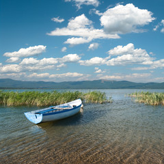 Fototapeta na wymiar Cloudscape Na Jeziorze Prespa, Republika Macedonii