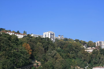 Fototapeta na wymiar zobacz na wzgórzu w Lyonie