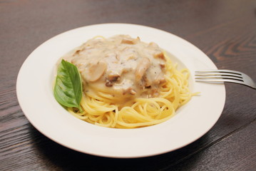 きのこクリームソースのパスタ