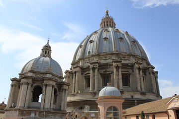 Fototapeta na wymiar Dômes du Watykan - Rzym - Italie