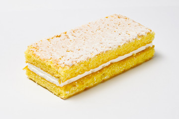 Sponge cookie with skimming filling