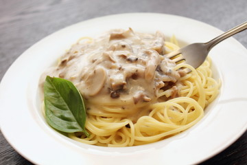 きのこクリームソースのパスタ