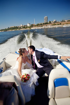 bride and groom on the boat